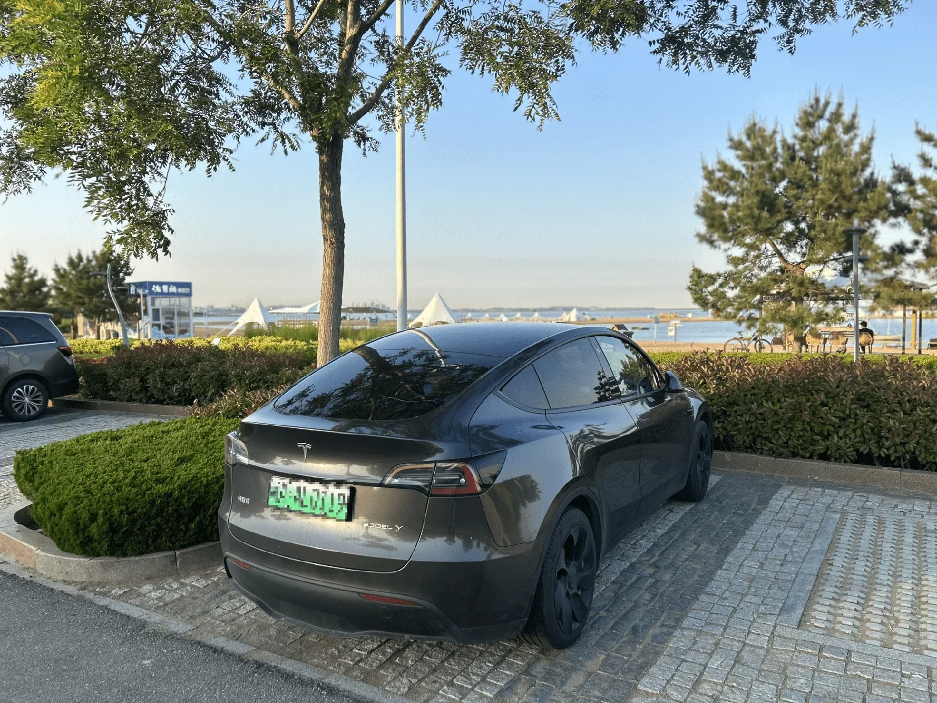 在荣成海滩停车场办公